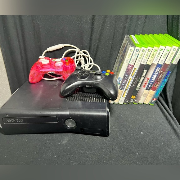 Xbox 360 Slim - 250gb Bundle - Picture 2 of 5